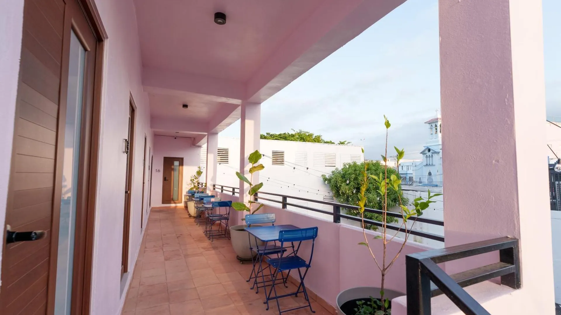 Hotell Room 8 Colorful Crash Pad Near Cerra Art San Juan Puerto Rico